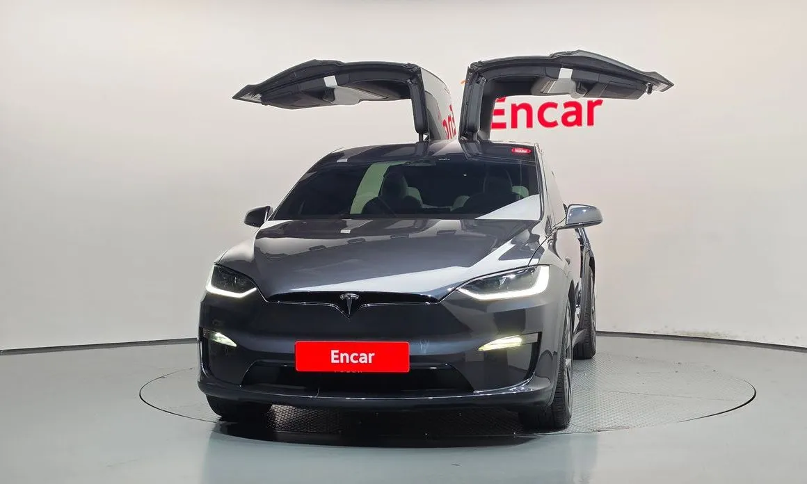 Tesla Model X — фото 9
