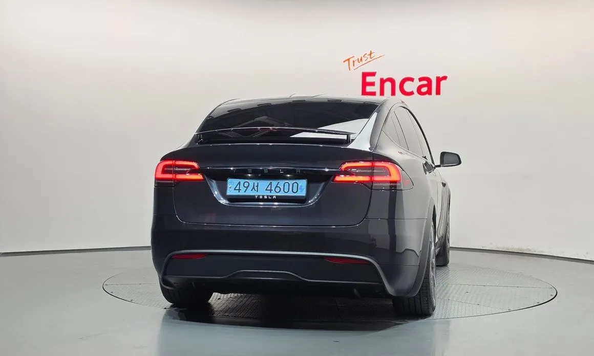 Tesla Model X — фото 5