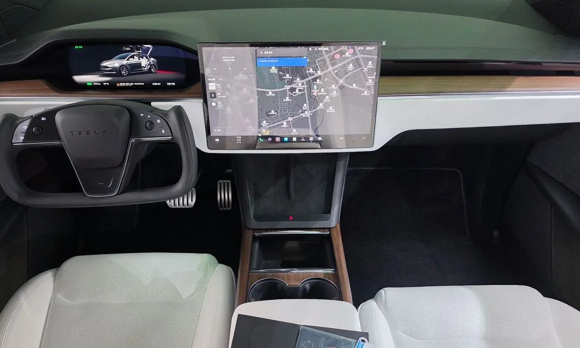 Tesla Model X — фото 4