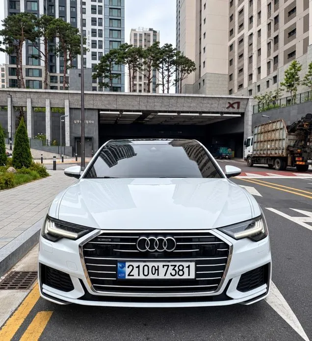 Audi A6 — фото 1