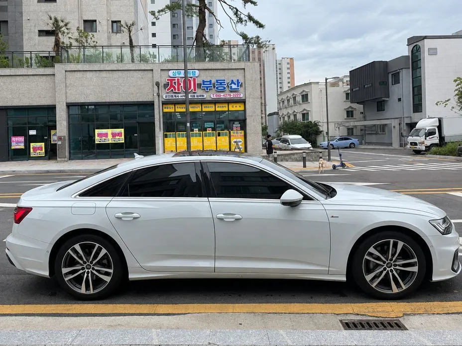 Audi A6 — фото 7