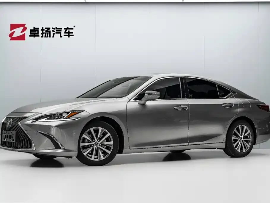 Lexus ES — фото 1