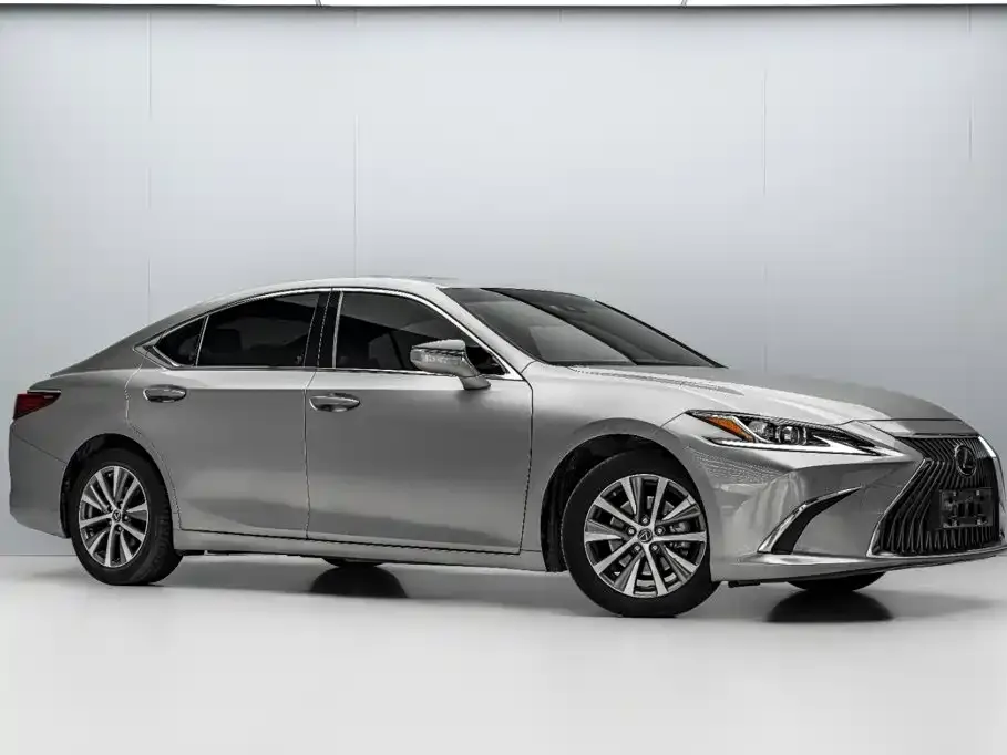 Lexus ES — фото 10