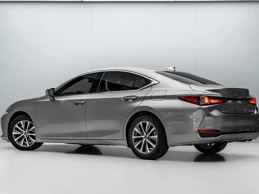Lexus ES — фото 5
