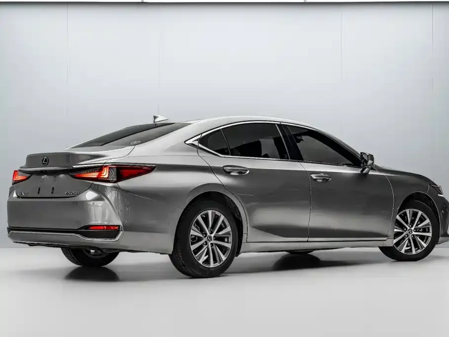 Lexus ES — фото 2