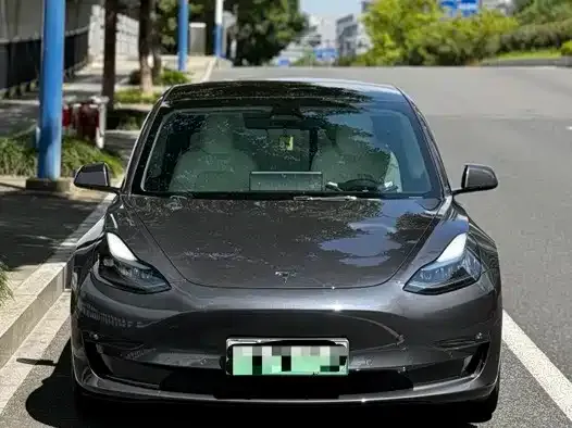 Tesla Model 3 — фото 4