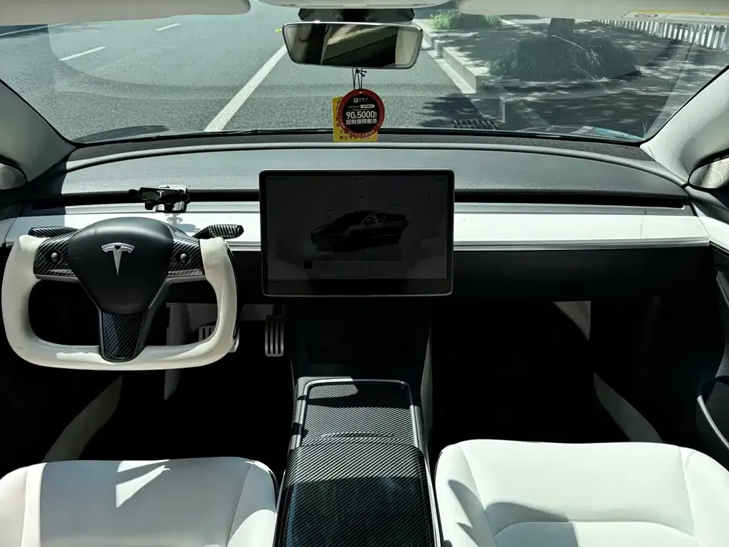 Tesla Model 3 — фото 6