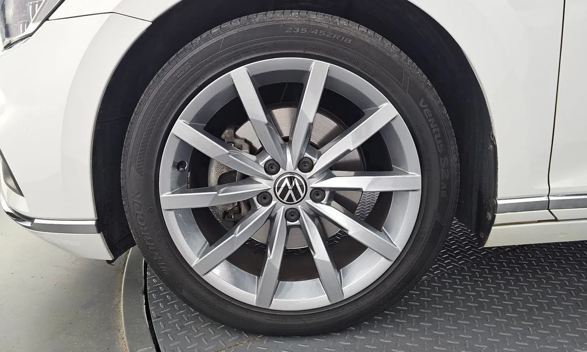 Volkswagen Passat — фото 7