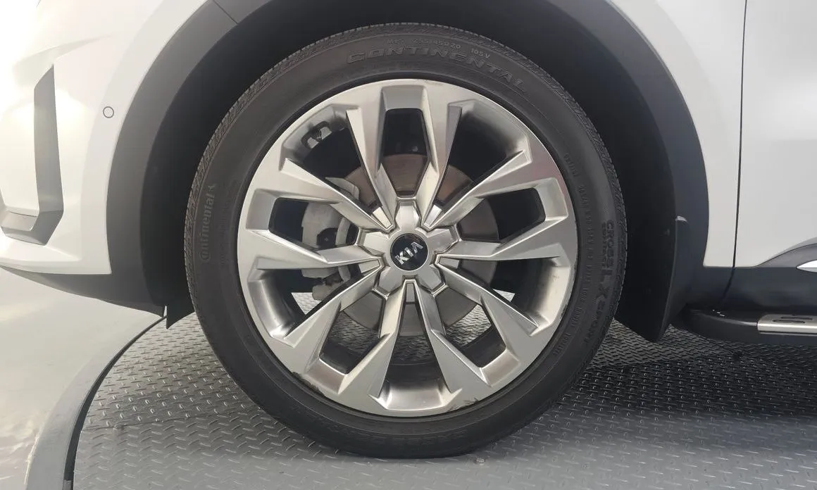 Kia Sorento — фото 7