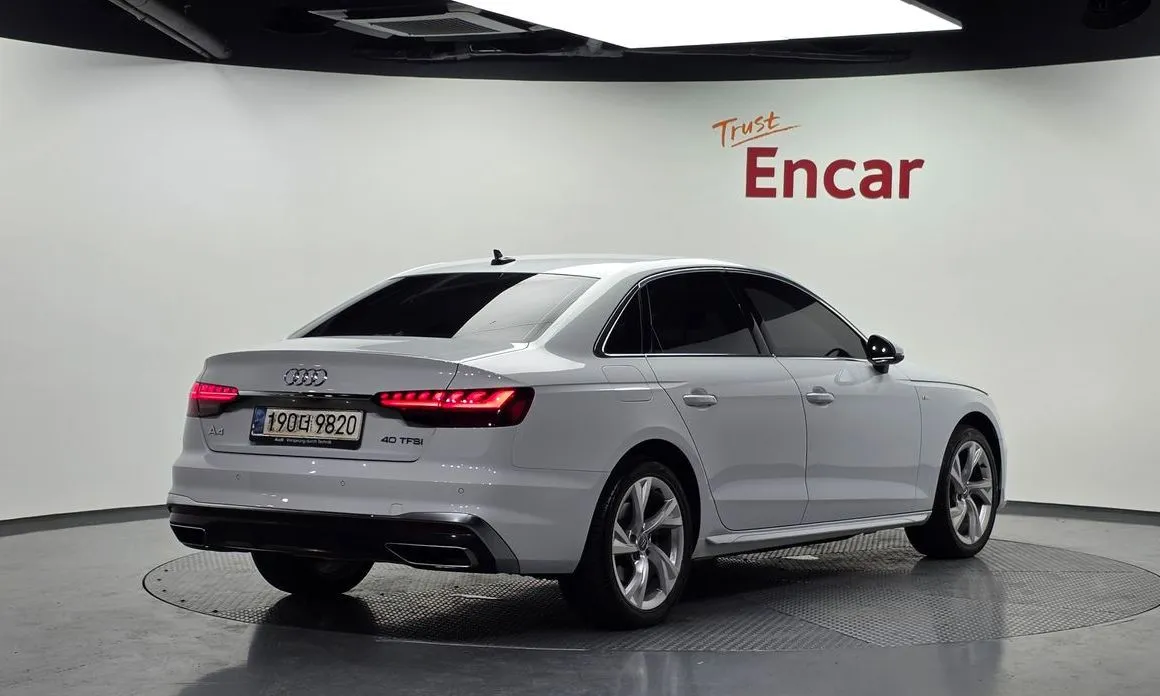 Audi A4 — фото 6