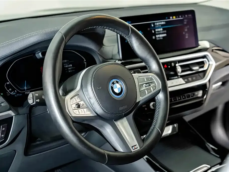 BMW iX3 — фото 4