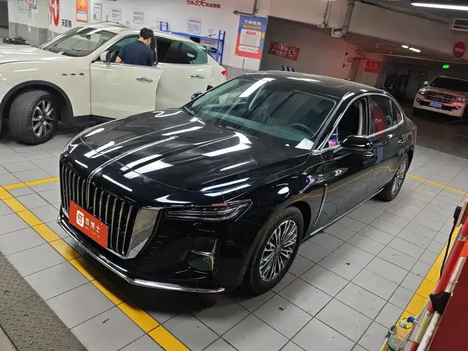 Hongqi H5 — фото 1