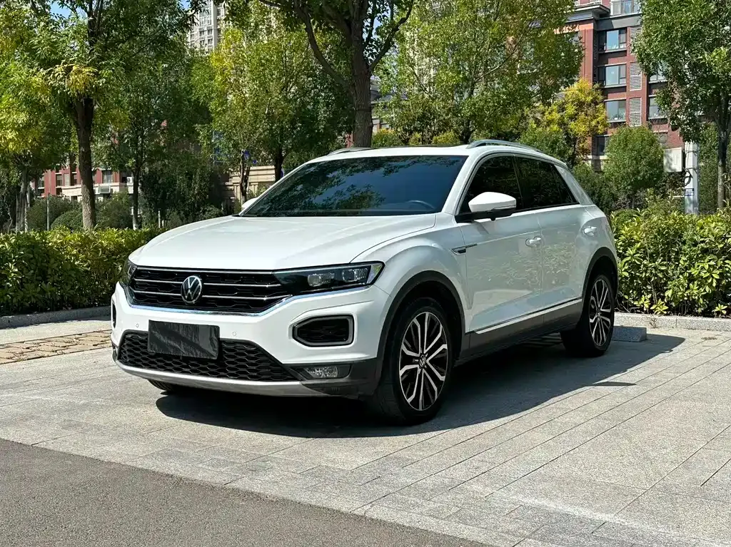 Volkswagen T-Roc — фото 1
