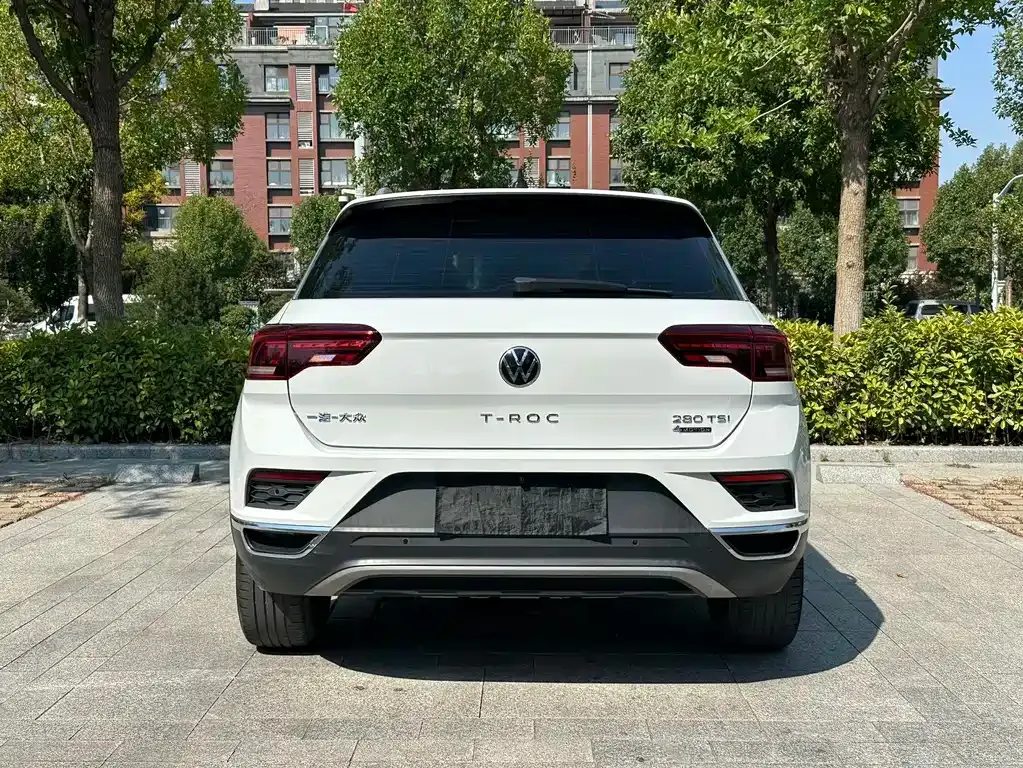Volkswagen T-Roc — фото 6