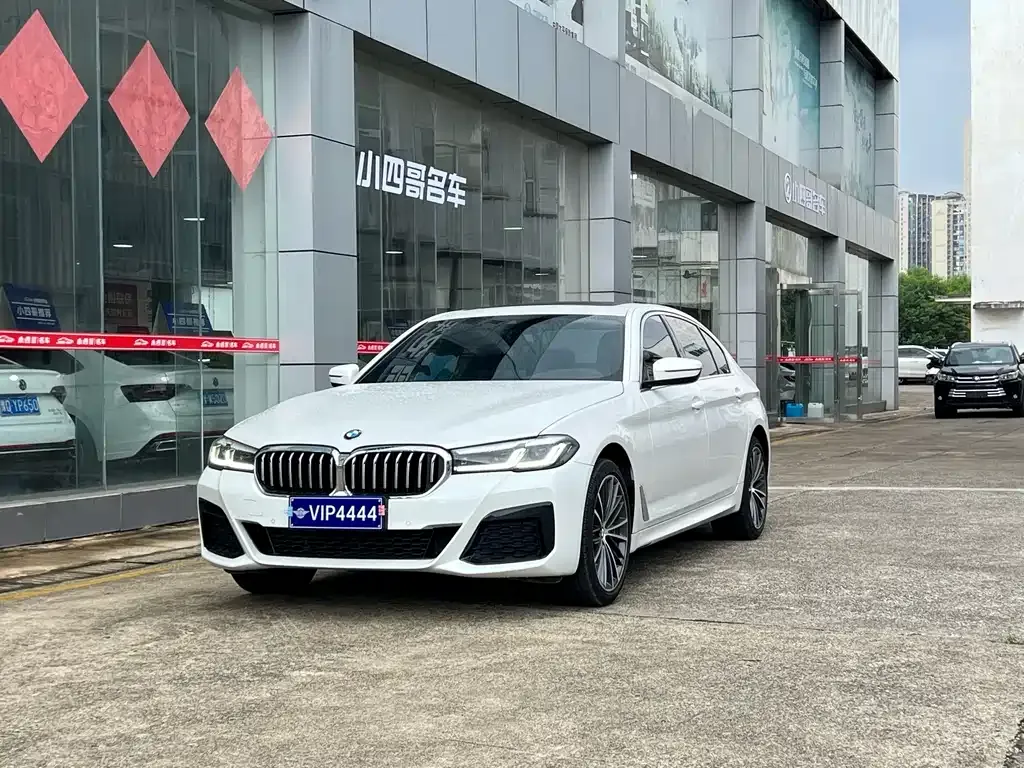 BMW 5 Series — фото 1