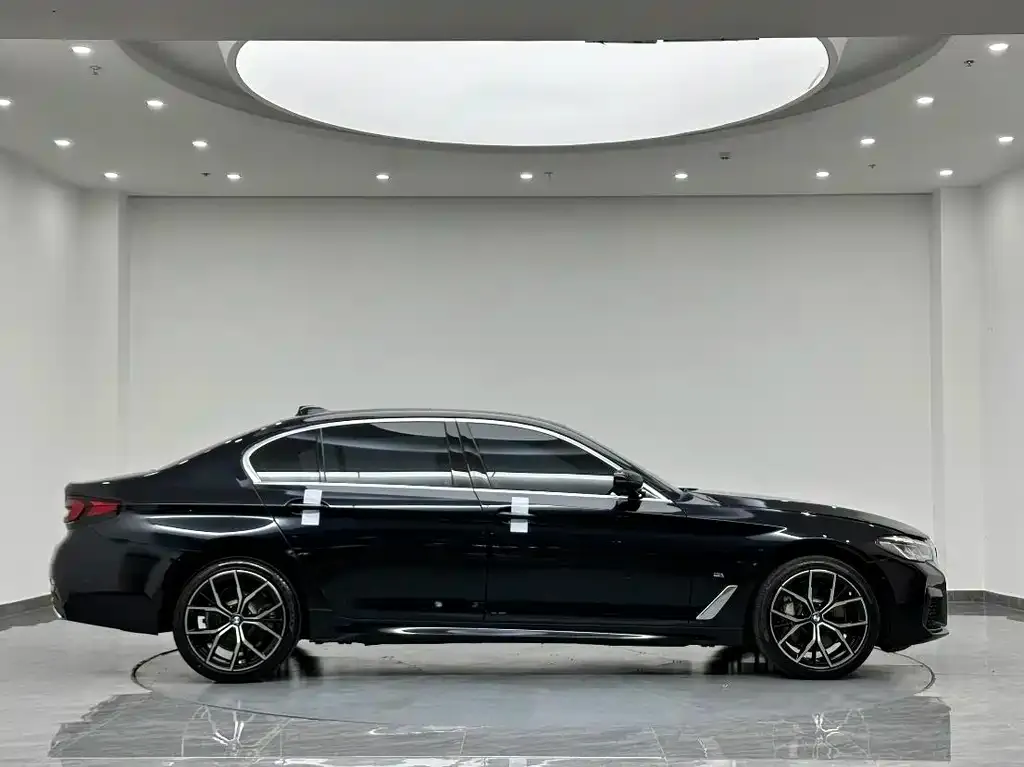 BMW 5 Series — фото 5