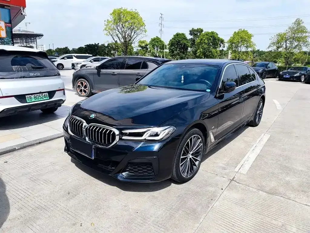BMW 5 Series — фото 1