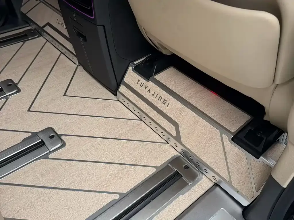Toyota Alphard — фото 7