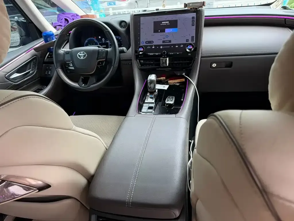Toyota Alphard — фото 5