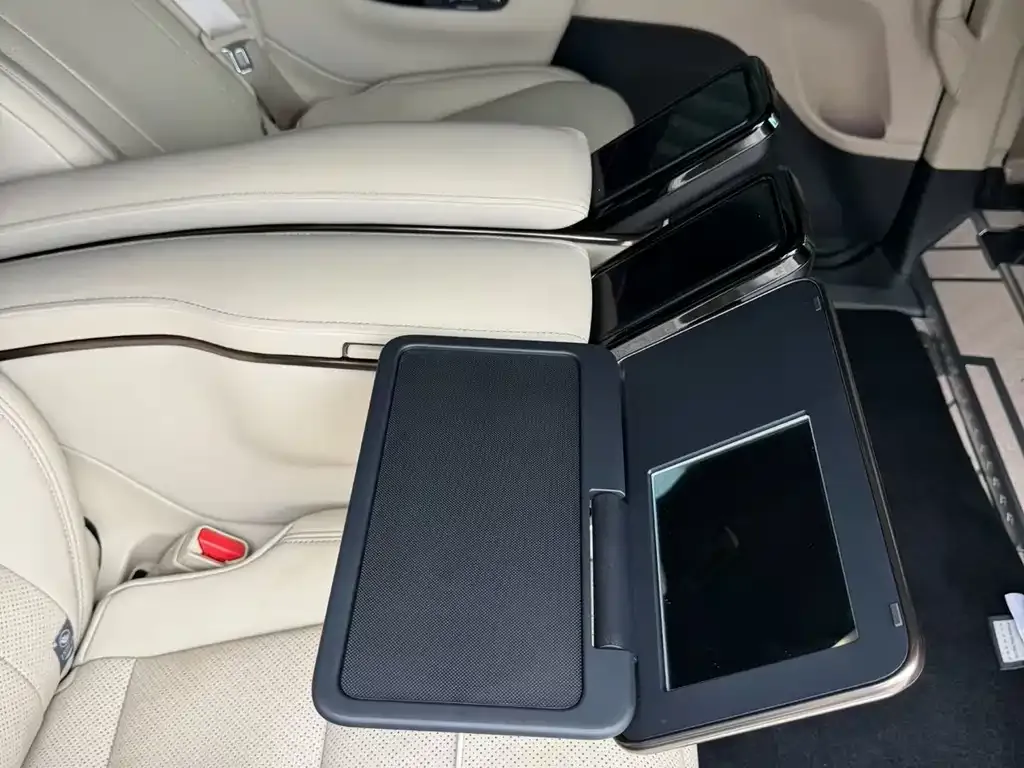 Toyota Alphard — фото 4