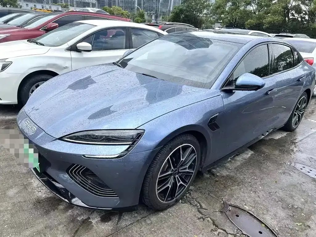 BYD Seal — фото 1