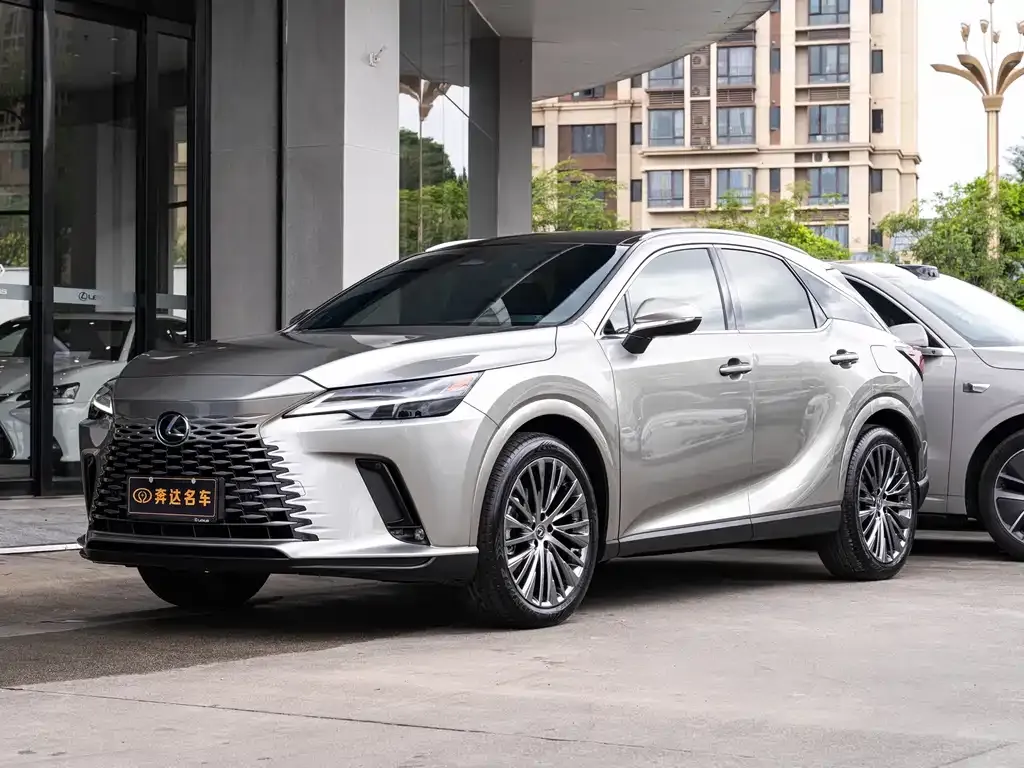 Lexus RX — фото 1