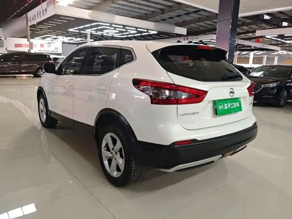 Nissan Qashqai — фото 9
