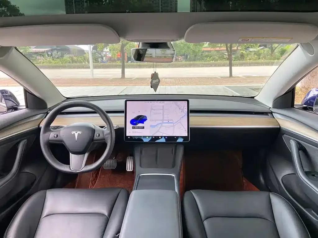 Tesla Model 3 — фото 2