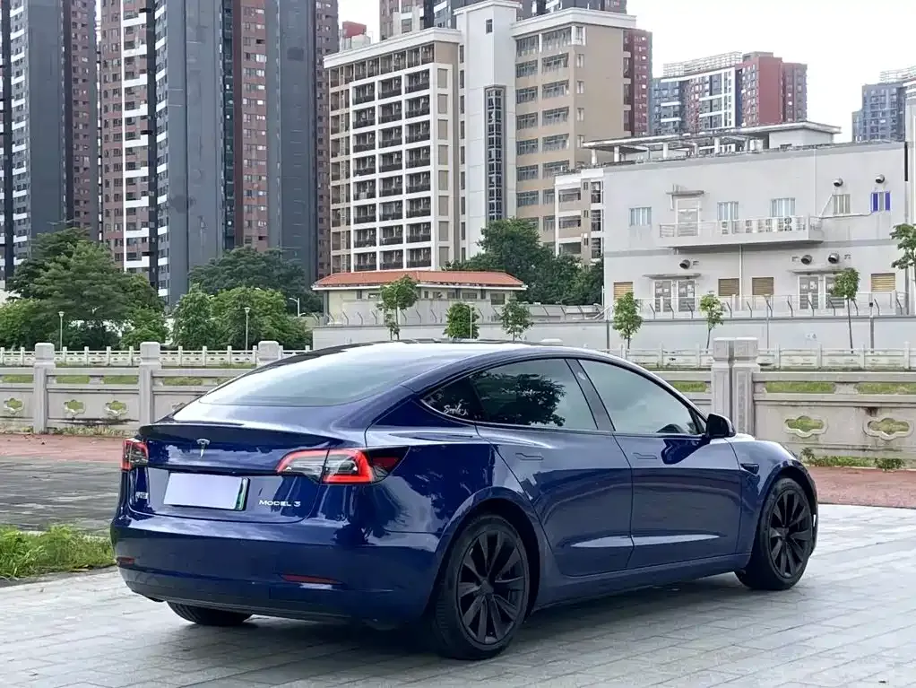 Tesla Model 3 — фото 9