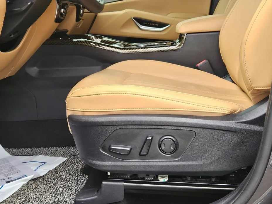 Kia Sorento — фото 6