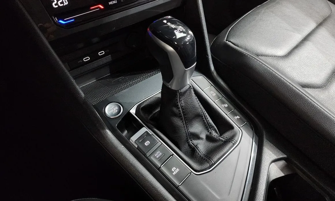Volkswagen Tiguan — фото 10