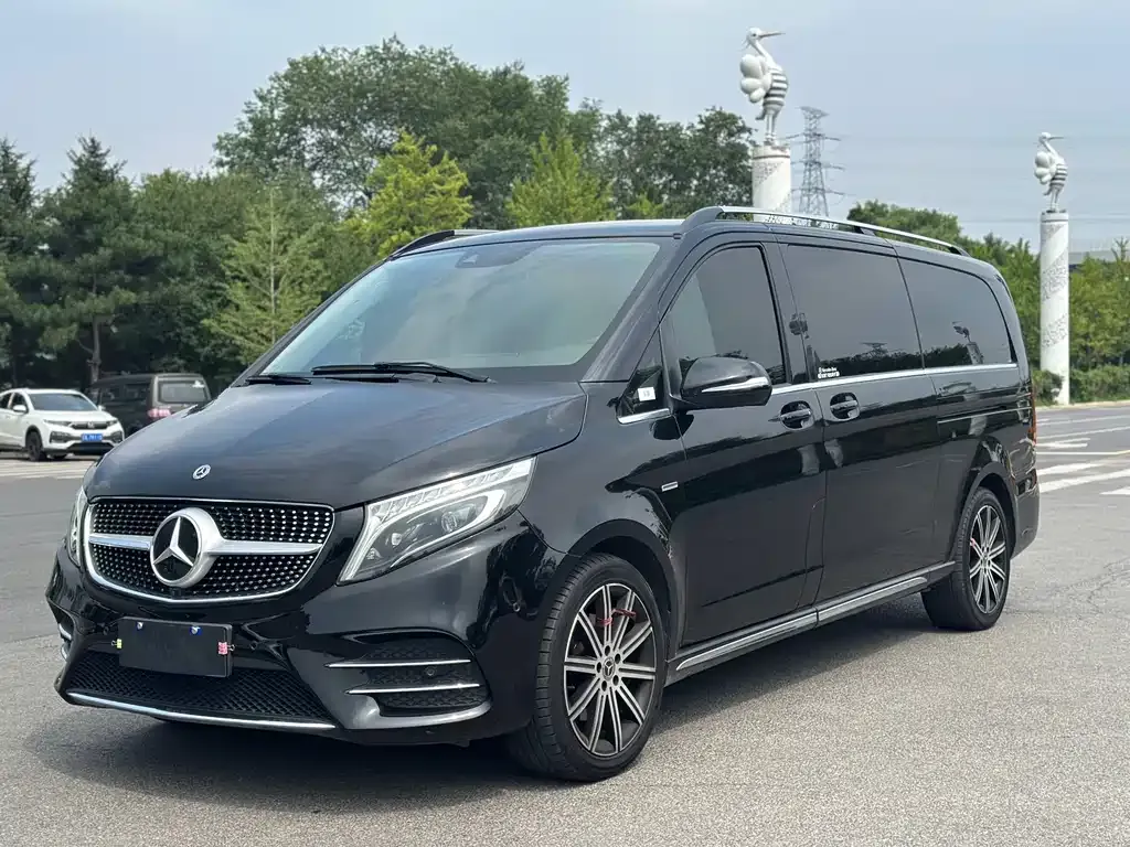 Mercedes-Benz V-Class — фото 10