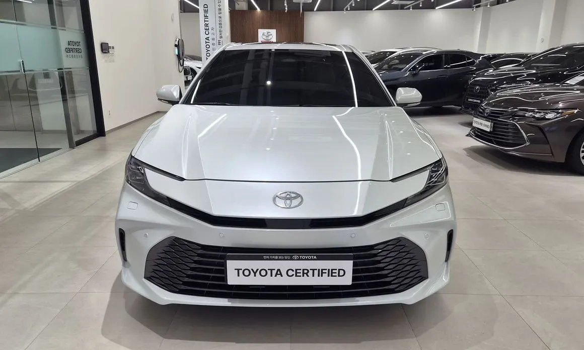 Toyota Camry — фото 5