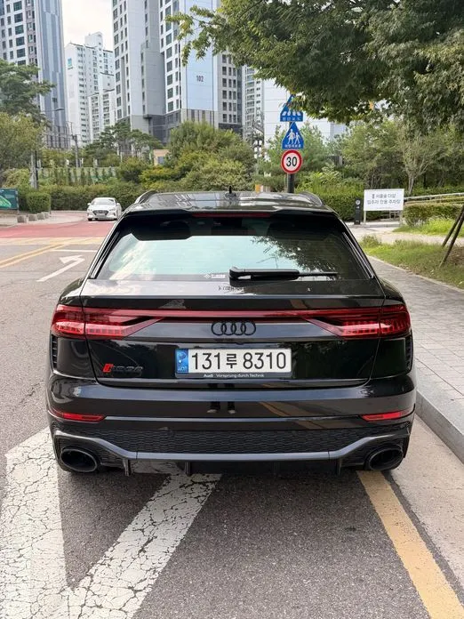 Audi RSQ8 — фото 1