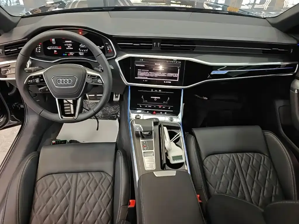Audi A6L — фото 2