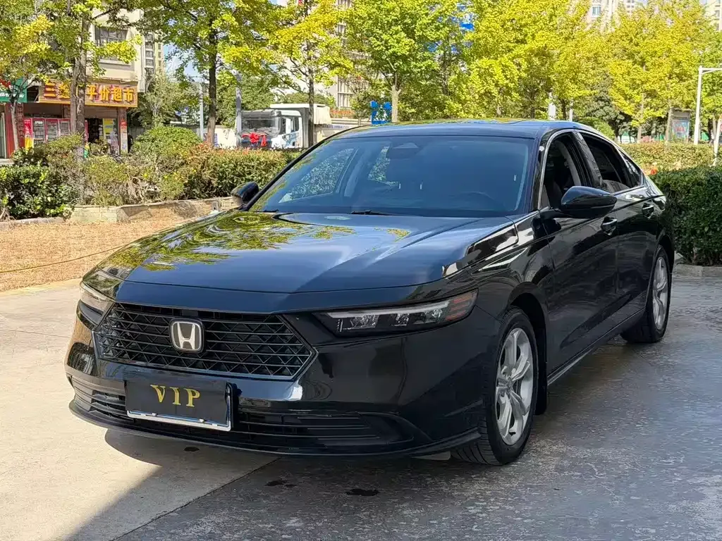 Honda Accord — фото 1