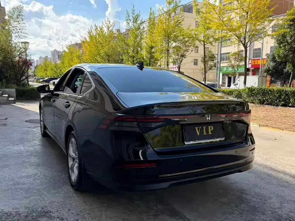 Honda Accord — фото 9