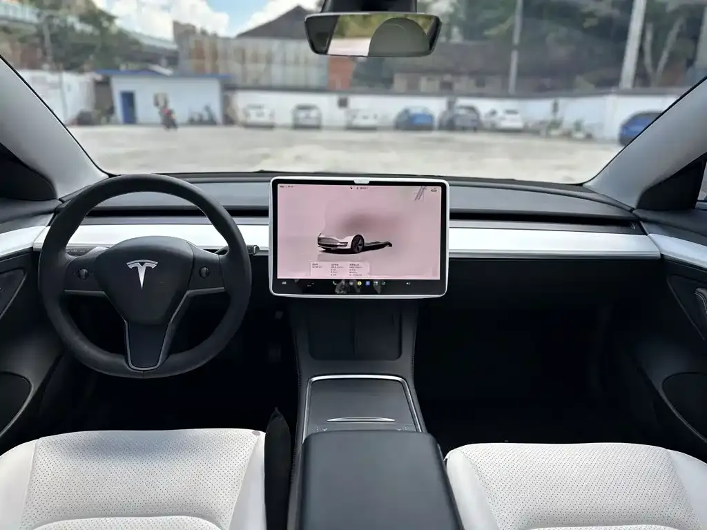 Tesla Model 3 — фото 6