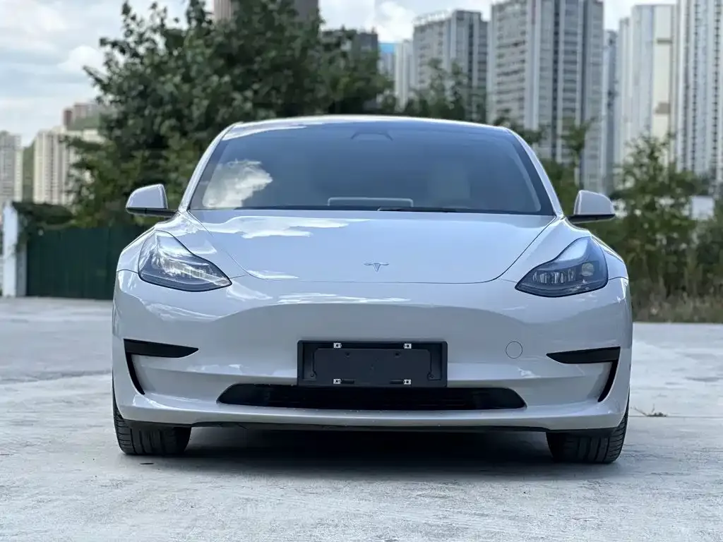 Tesla Model 3 — фото 7