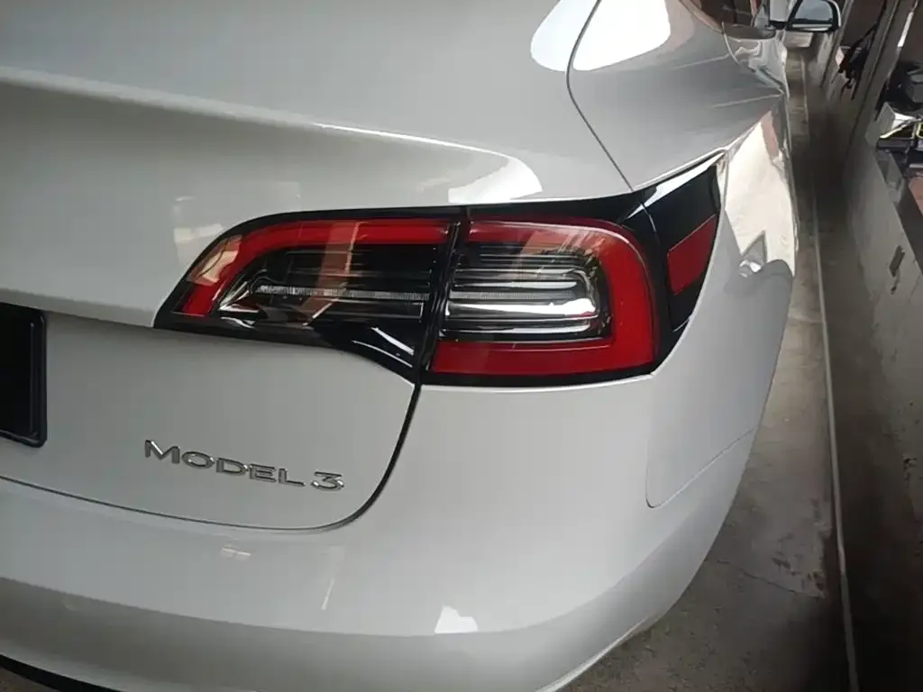Tesla Model 3 — фото 9