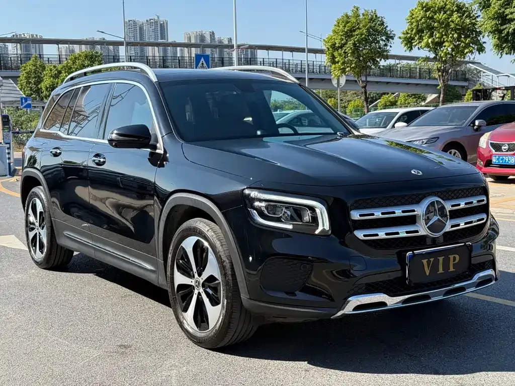 Mercedes-Benz GLB — фото 9