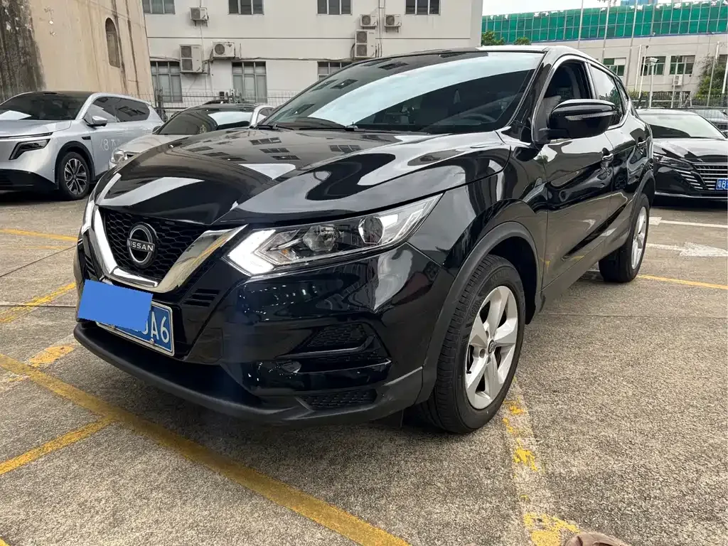 Nissan Qashqai — фото 1