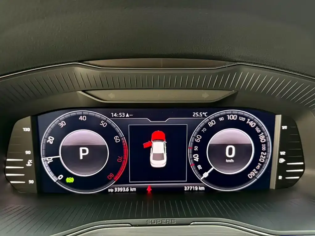 Skoda Superb — фото 2