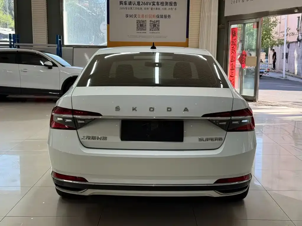 Skoda Superb — фото 3