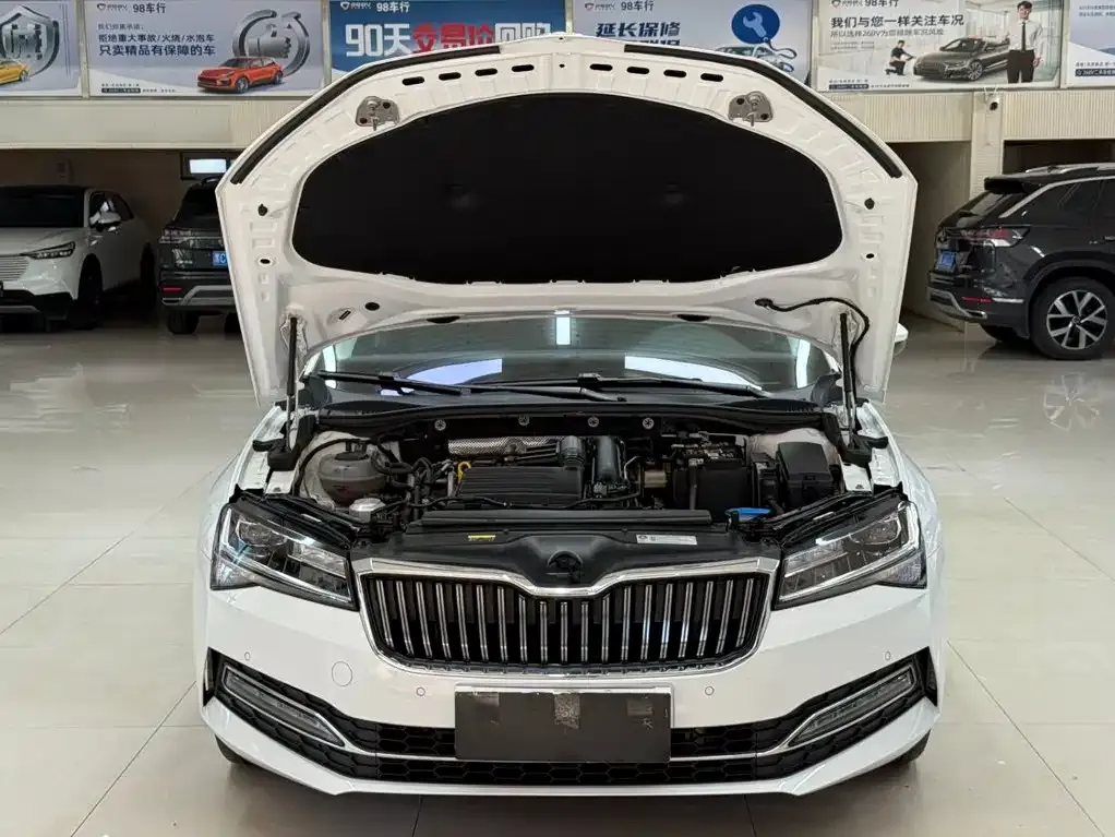 Skoda Superb — фото 6