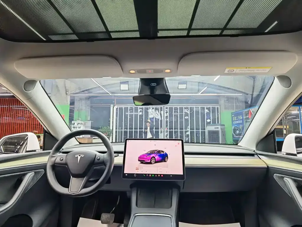 Tesla Model Y — фото 4