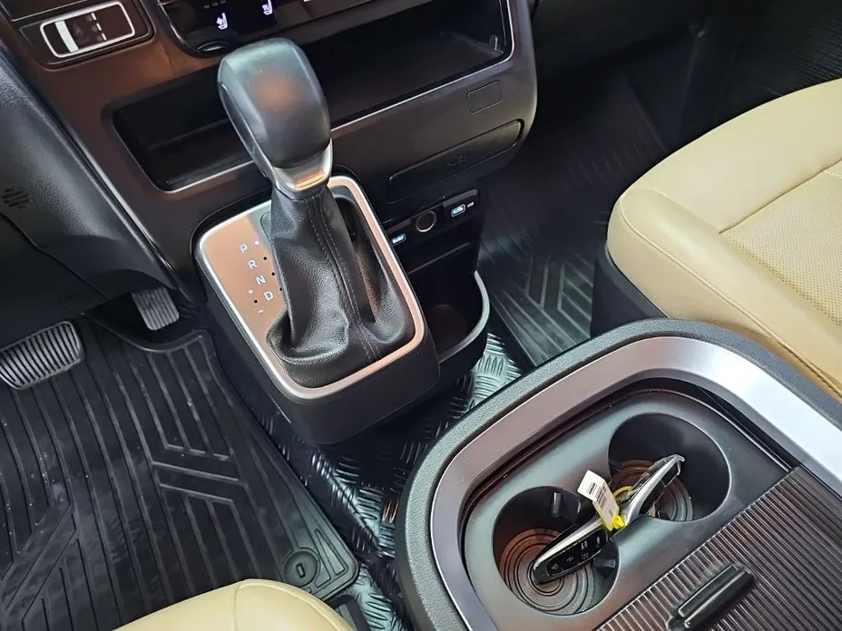 Hyundai Staria — фото 2