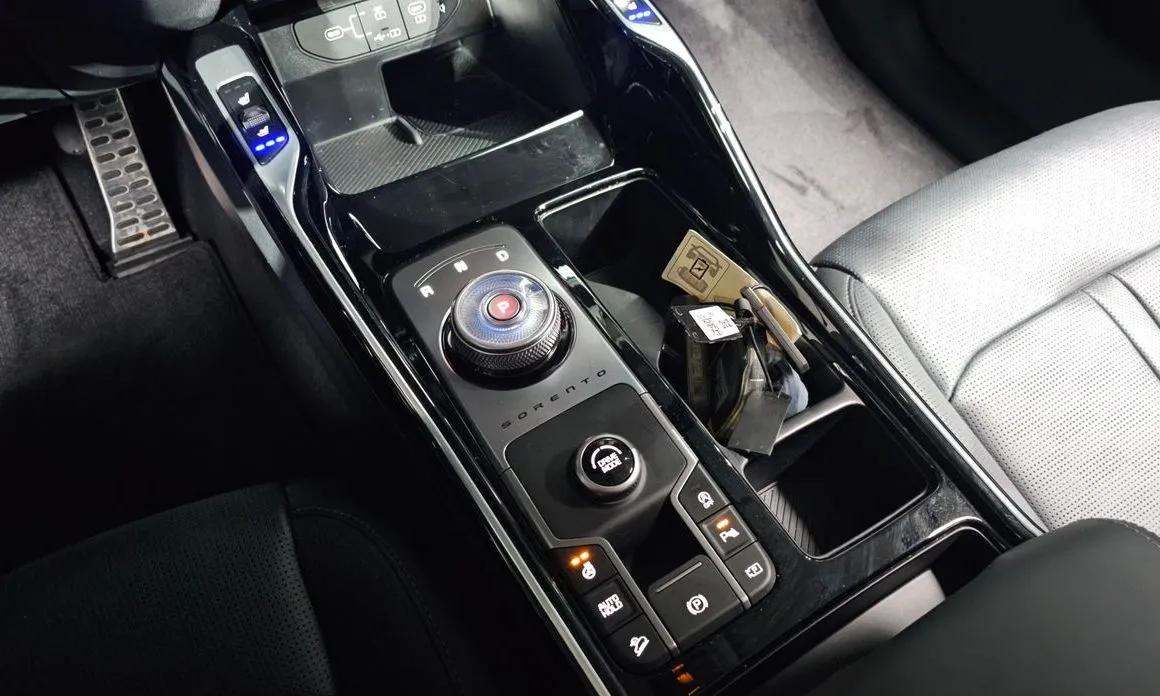 Kia Sorento — фото 4