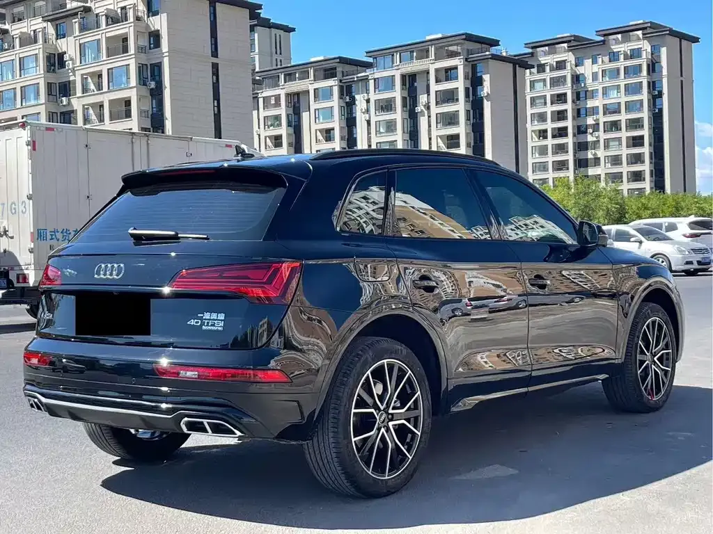 Audi Q5L — фото 5