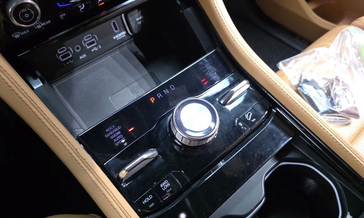 Jeep Cherokee — фото 10